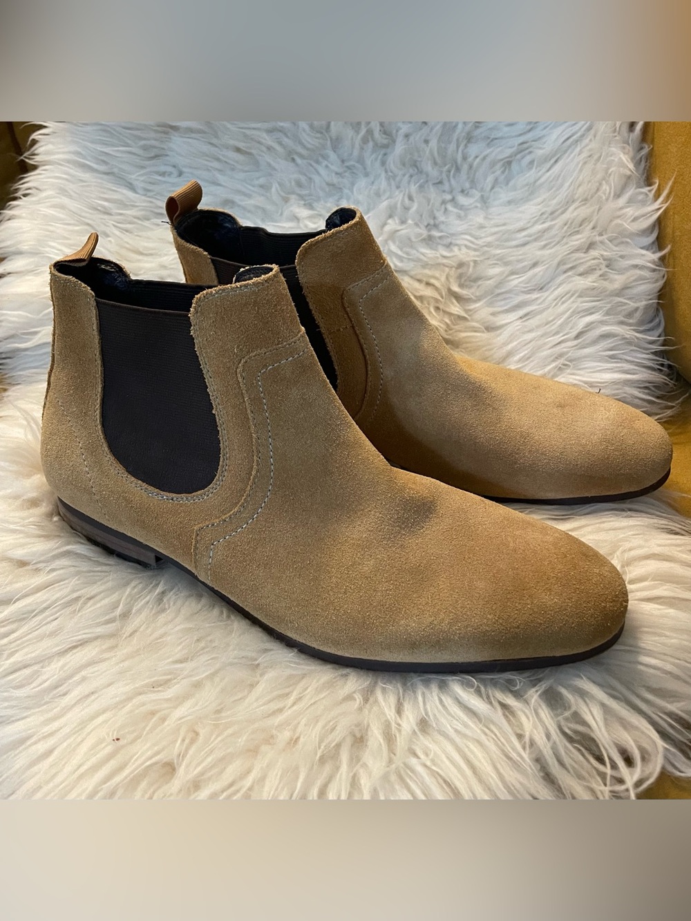 The Rail Men’s Suede Chelsea Boots Size 8/41